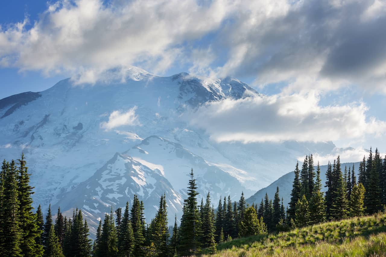 5-Most-Beautiful-Mountains-in-the-US-and-Top-Hiking-Trails.jpg Mt Rainier covered in snow.