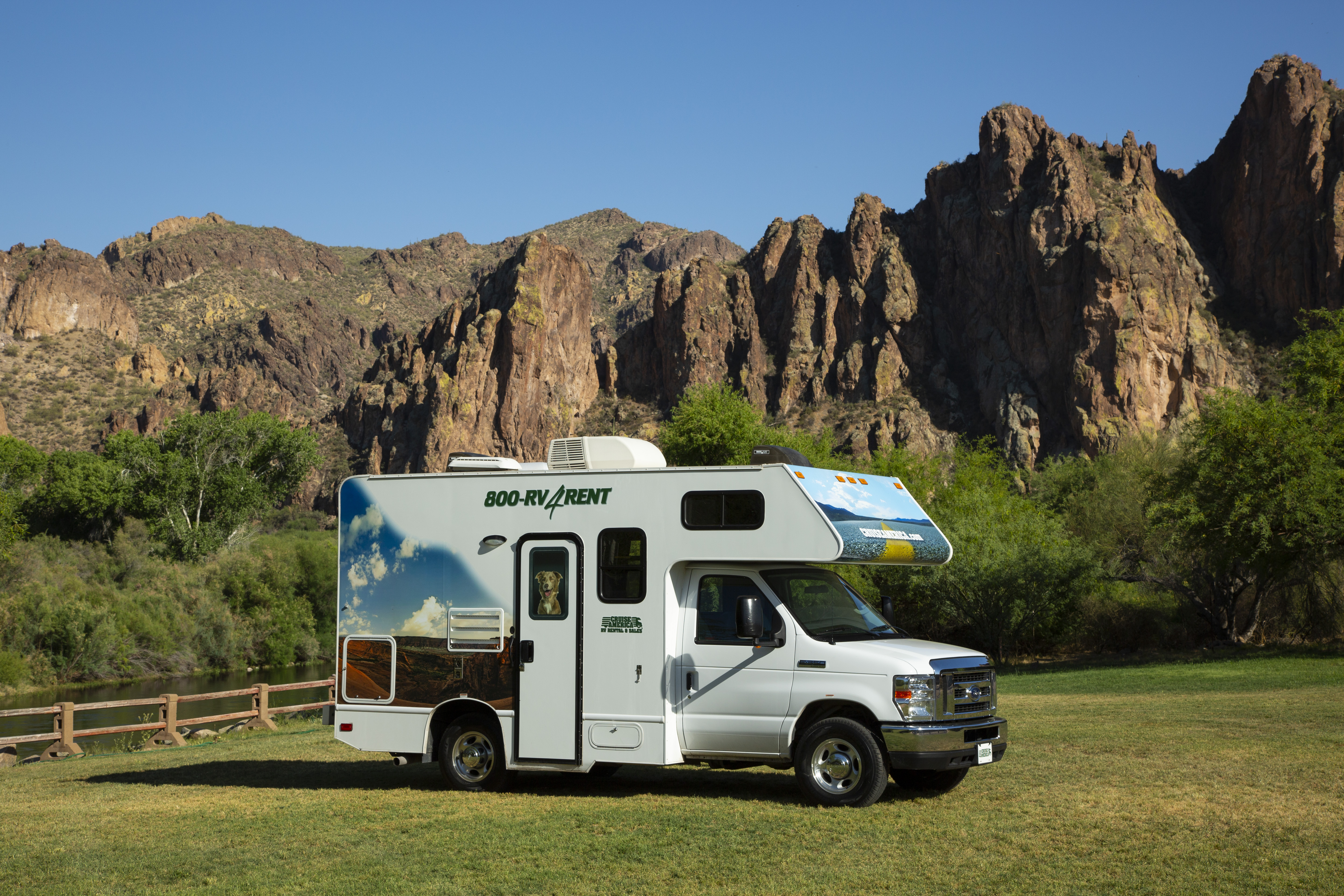  RV Trip Planning with Roadtrippers for Summer Adventures