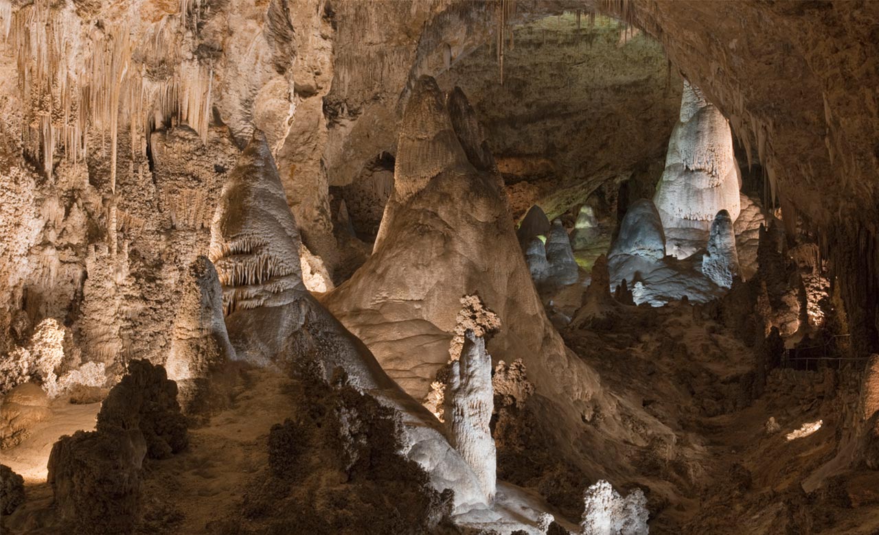 6 Reasons to Use an AI Travel Assistant for Road Trips