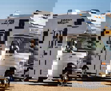 Cruise America Standard Rental RV 01 Front