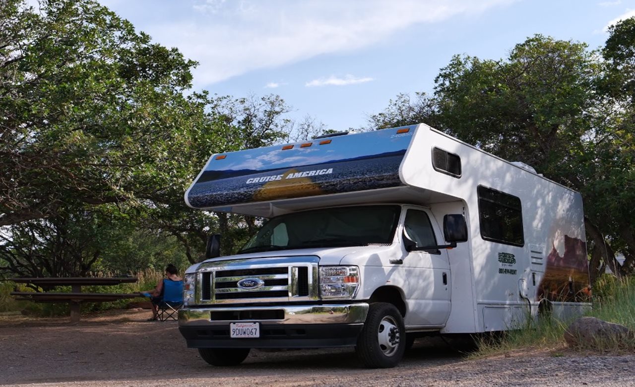 Exploring America's Treasures: A Colorado Road Trip with Cruise America, Harvest Hosts, CampScanner, and CampersCard