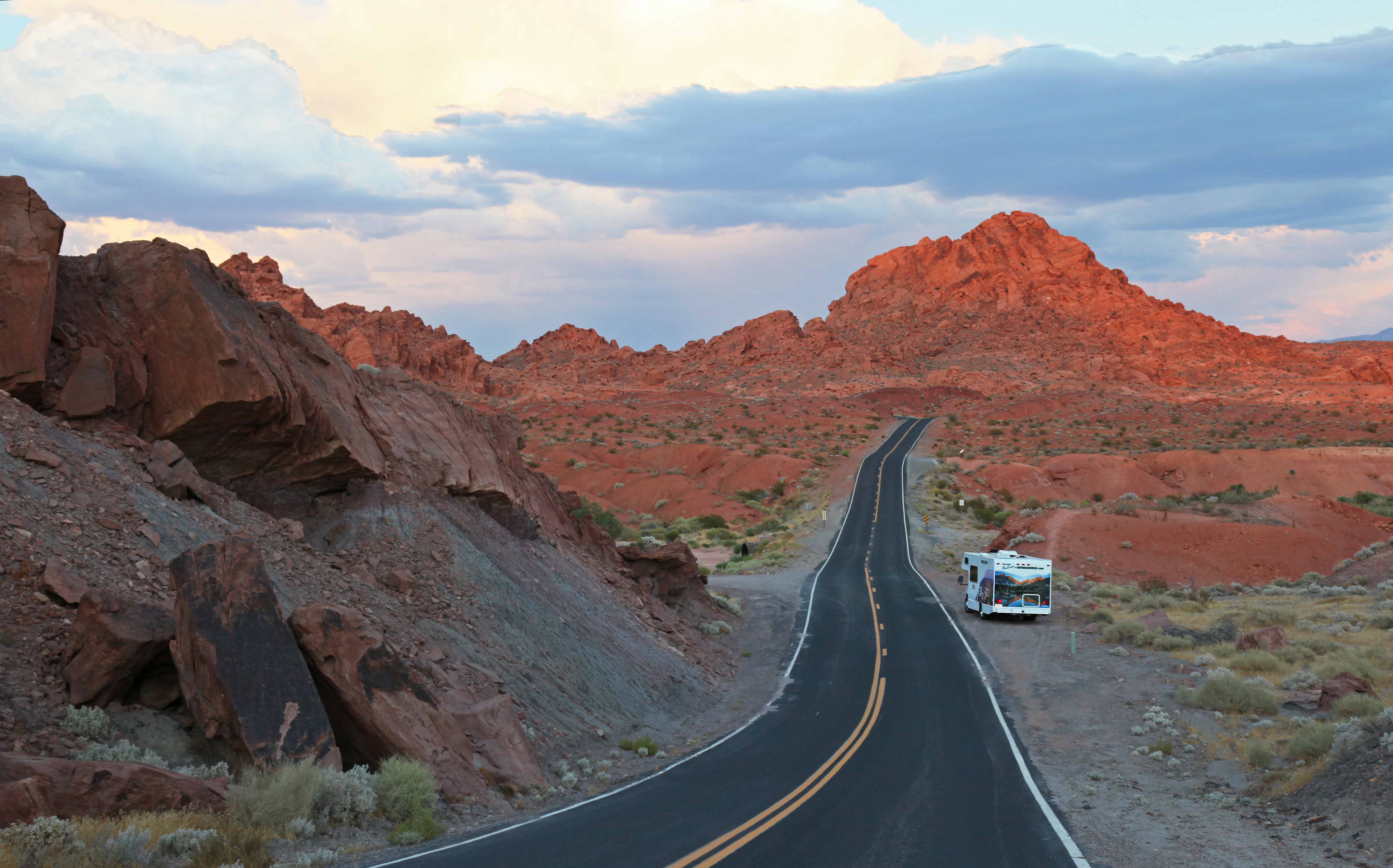 Road Trip from Las Vegas to Los Angeles: 9 Things to See
