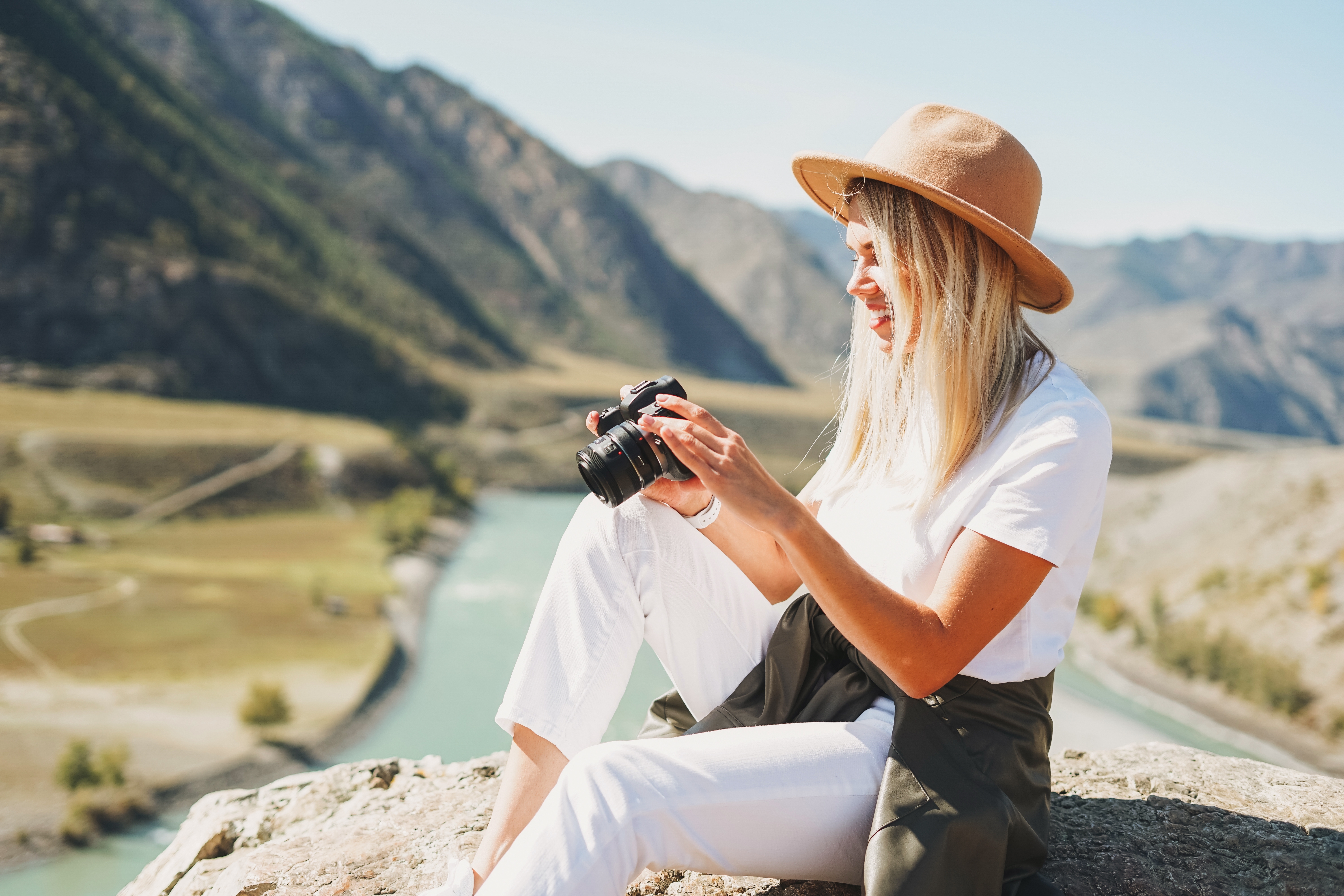 10 Popular Road Trip Photos Anyone Can Recreate