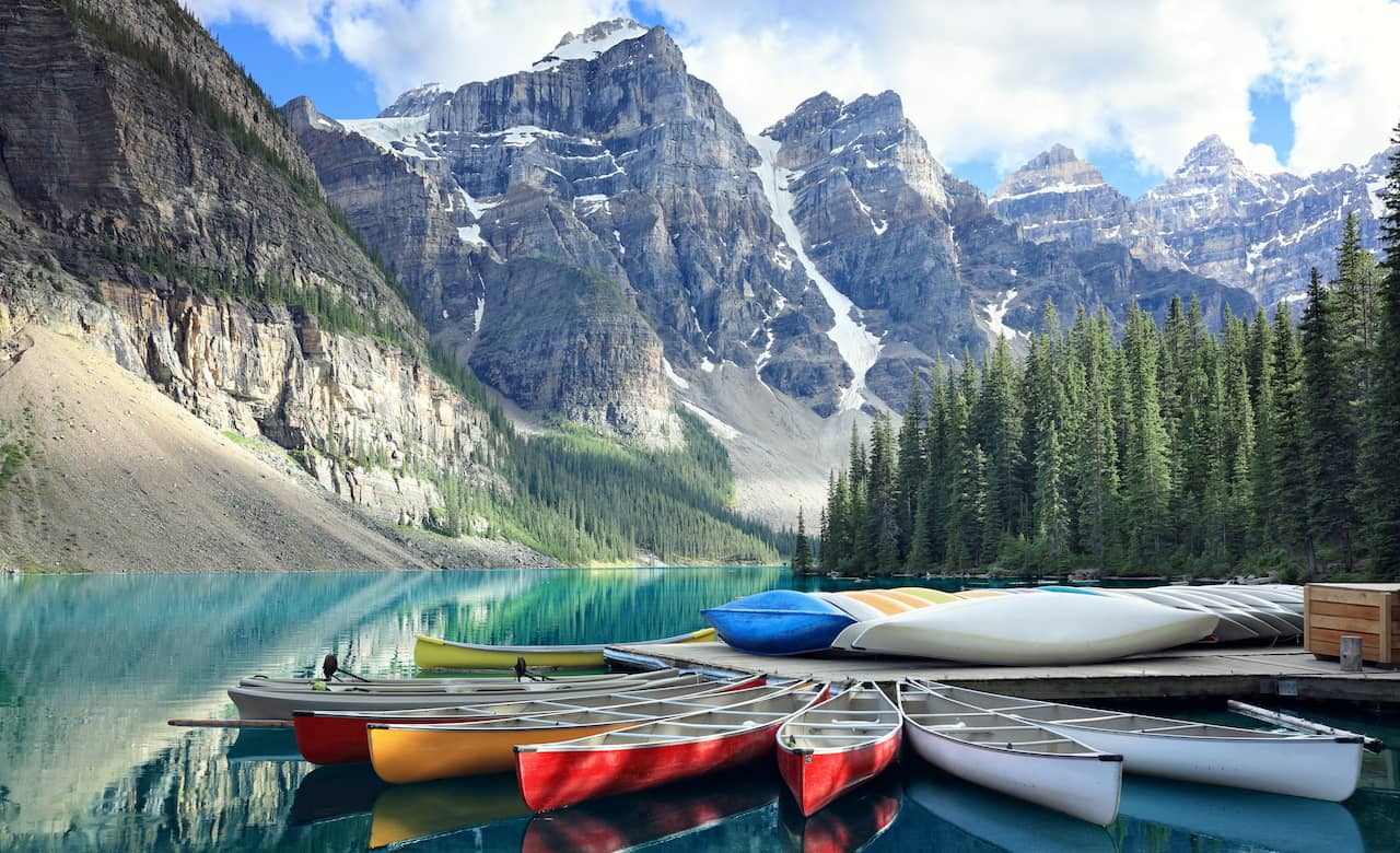 Plan the Ideal Alberta Road Trip: Timing, Locations, & Tips